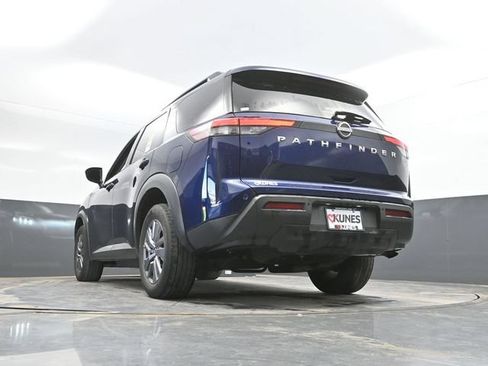 Used 2025 Nissan Pathfinder SV FWD image 51