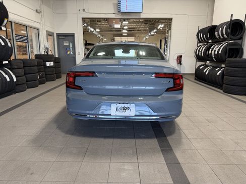 Used 2023 Volvo S90 B6 Plus image 8