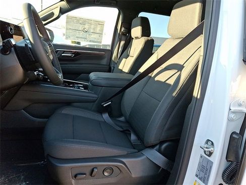 New 2026 Chevrolet Suburban LS image 9