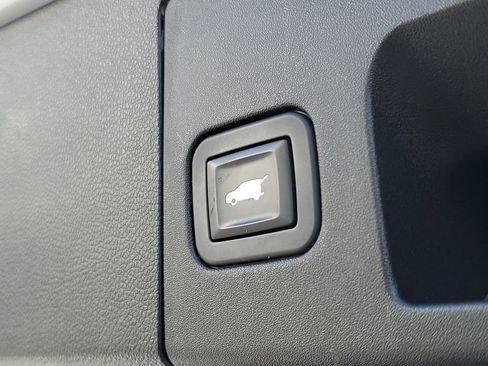 Used 2019 Cadillac XT4 Sport w/ Driver Awareness Package FWD image 11