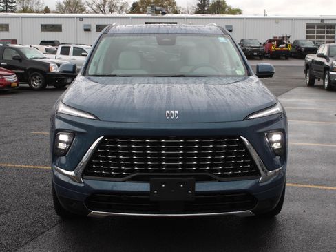 Used 2025 Buick Enclave Avenir w/ LPO, Floor Liner Package AWD/4WD image 2