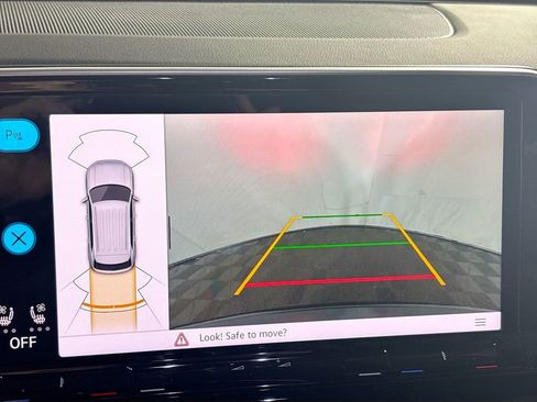 Certified 2024 Volkswagen Atlas Cross Sport SE image 16