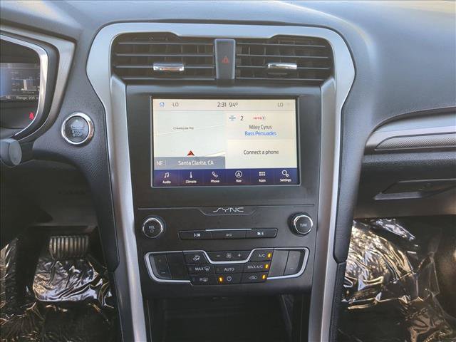 Used 2020 Ford Fusion SE FWD image 15