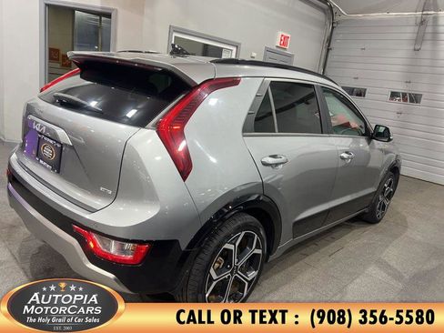 Used 2023 Kia Niro EX Touring image 5