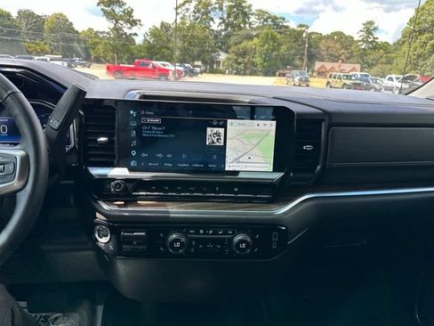 Used 2024 Chevrolet Silverado 1500 LT w/ Safety Package AWD/4WD image 15