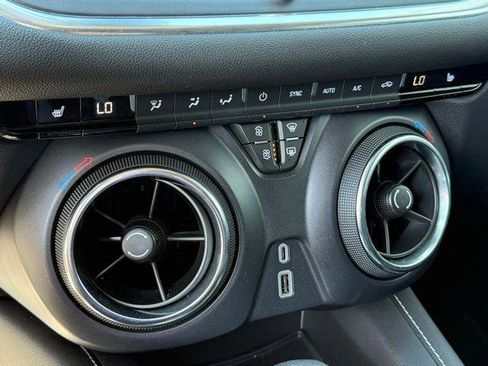 Used 2025 Chevrolet Blazer LT AWD/4WD image 11