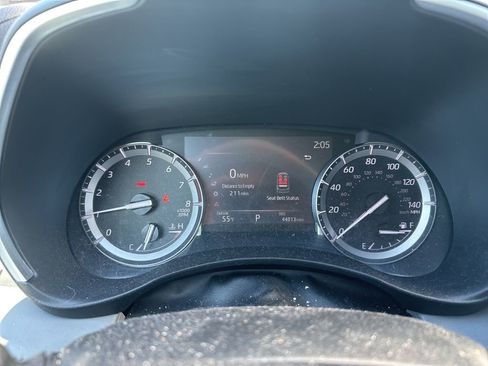 Used 2022 Toyota Highlander XLE image 11