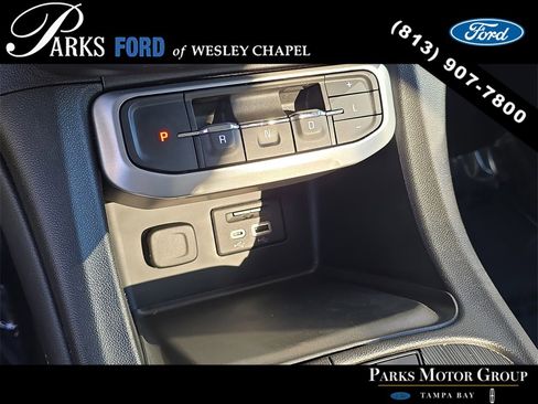 Used 2021 GMC Acadia SLT w/ Technology Package image 25