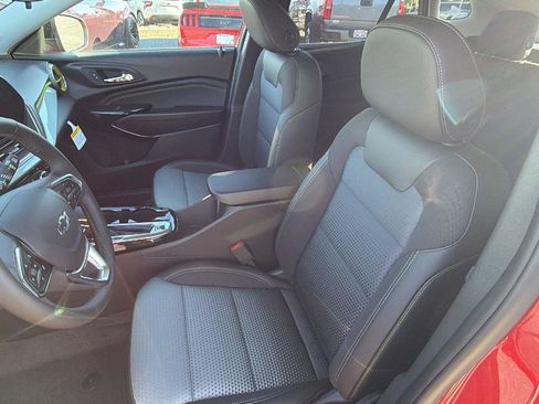 New 2026 Chevrolet Trax LT w/ Midnight Edition FWD image 13