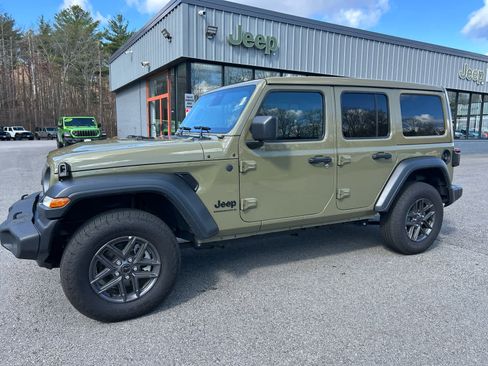 Used 2026 Jeep Wrangler Unlimited Sport AWD/4WD image 8