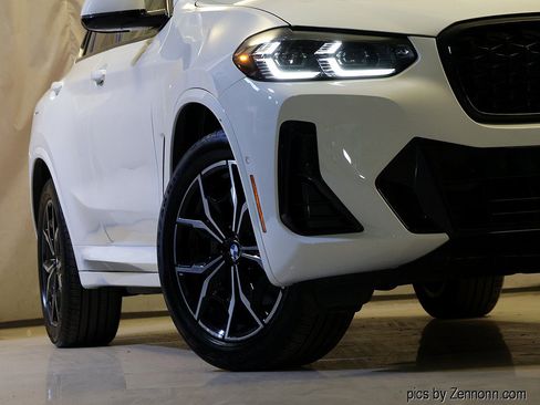 Certified 2023 BMW X4 xDrive30i w/ M Sport Package AWD/4WD image 4