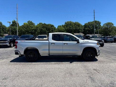 Used 2022 Chevrolet Silverado 1500 Custom w/ Rally Edition AWD/4WD image 6