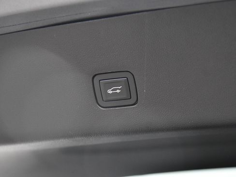 Used 2019 Chevrolet Traverse LT w/ LPO, Floor Liner Package image 40