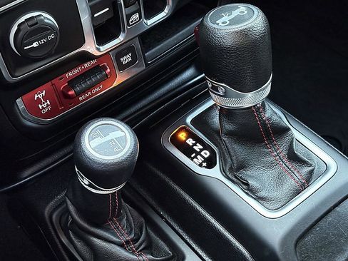 Used 2018 Jeep Wrangler Unlimited Rubicon image 23