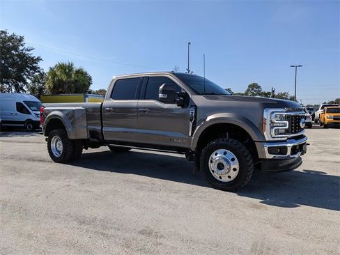 Certified 2023 Ford F450 Lariat w/ Tow Technology Package image 2