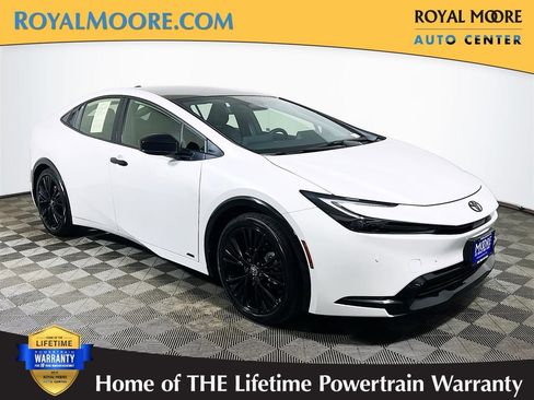 Used 2025 Toyota Prius AWD image 1