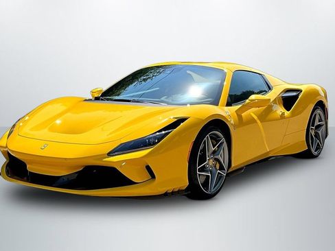 Used 2022 Ferrari F8 Tributo RWD image 3