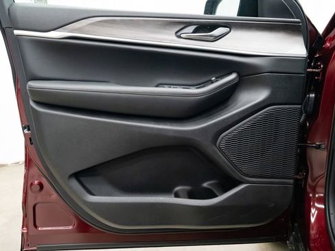 New 2026 Jeep Grand Cherokee Altitude image 22