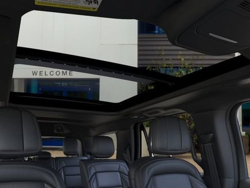 New 2025 Lincoln Navigator Reserve w/ Jet Appearance Package AWD/4WD image 23