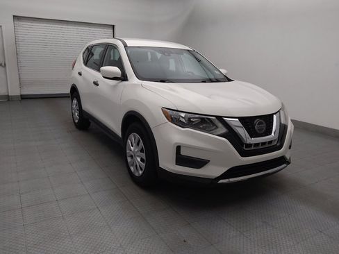 Used 2020 Nissan Rogue S FWD image 13