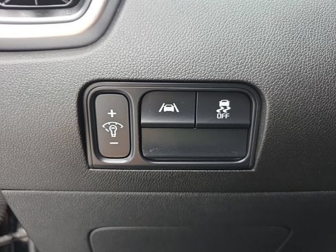 Used 2021 Kia Sorento LX AWD/4WD image 16