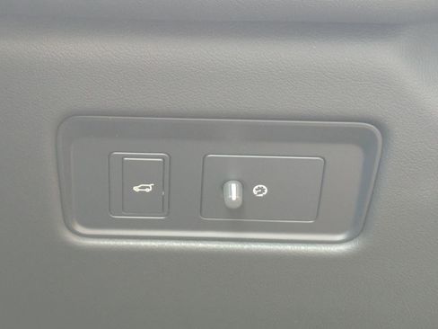 New 2026 Jaguar F-PACE R-Dynamic S image 19