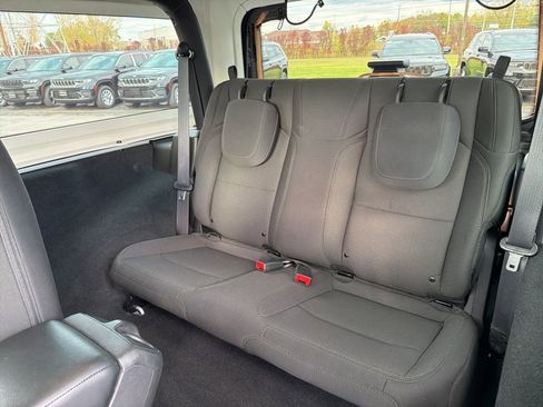 Used 2022 Jeep Wrangler Sport S image 28