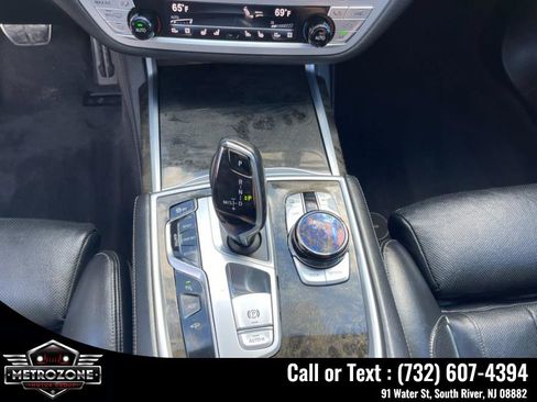 Used 2019 BMW 750i RWD image 31