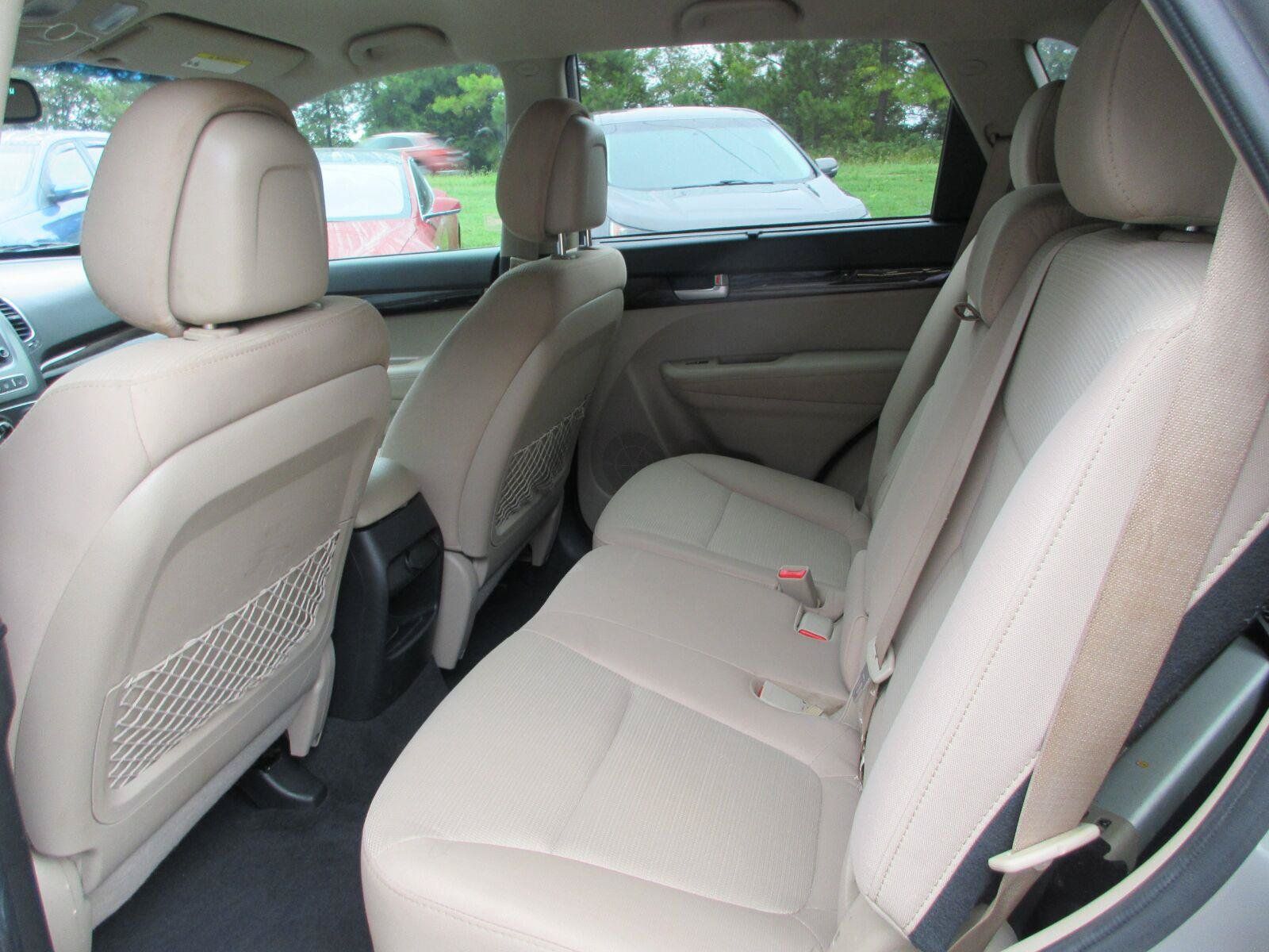 Used 2014 Kia Sorento LX FWD image 17