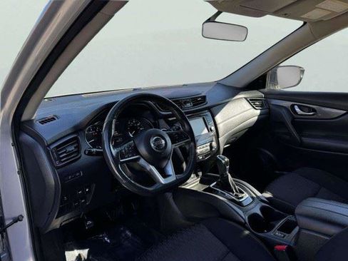 Used 2018 Nissan Rogue SV FWD image 20