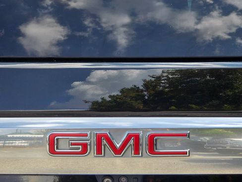 Used 2021 GMC Yukon XL Denali w/ Denali Premium Package AWD/4WD image 39