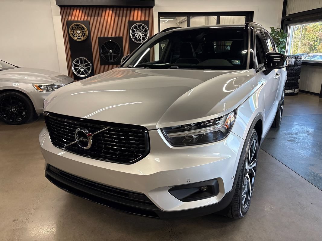 Used 2019 Volvo XC40 T5 R-Design AWD/4WD image 2