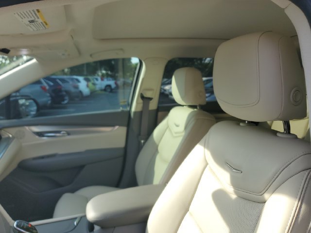 Certified 2017 Cadillac XT5 Luxury w/ Driver Awareness Package FWD image 21