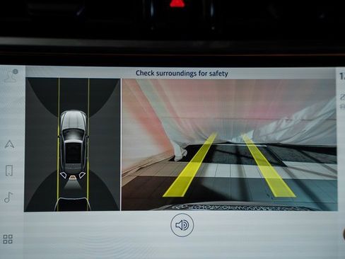 Used 2022 Jaguar F-PACE S image 39