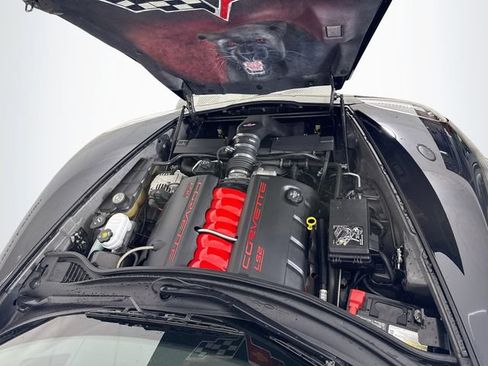 Used 2006 Chevrolet Corvette Coupe w/ Preferred Equipment Group RWD image 25