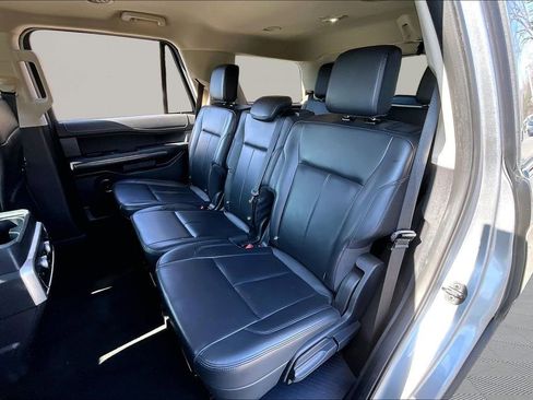 Used 2024 Ford Expedition XLT image 16
