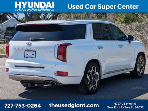Used 2022 Hyundai Palisade Calligraphy w/ Winter Package image 5
