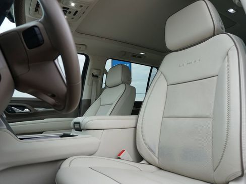 Used 2021 GMC Yukon XL Denali w/ Denali Premium Package image 20