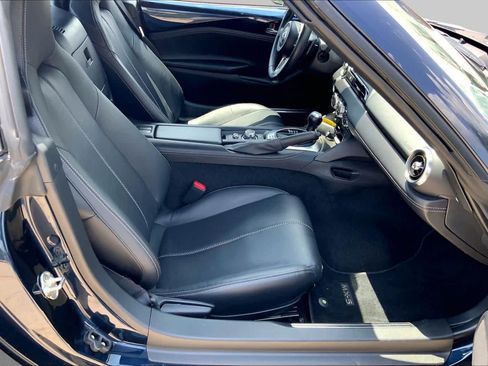 Used 2025 MAZDA MX-5 Miata RF Grand Touring RWD image 8