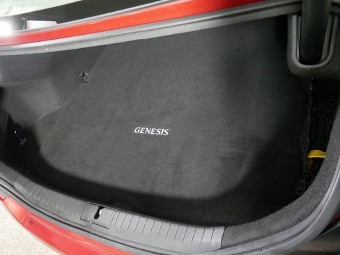 Used 2021 Genesis G70 3.3T image 18