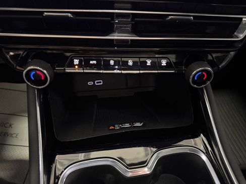 Used 2024 Chevrolet Traverse RS w/ LPO, Floor Liner Package image 23