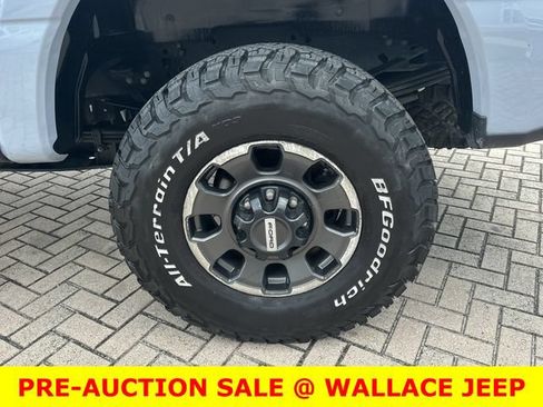 Used 2024 Ford F350 Platinum w/ Tremor Off-Road Package AWD/4WD image 13
