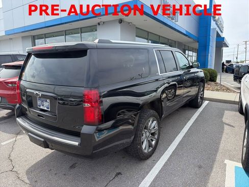 Used 2015 Chevrolet Suburban LTZ image 3
