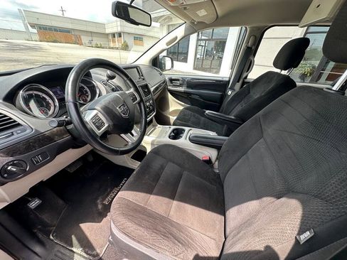Used 2015 Dodge Grand Caravan SXT w/ UConnect Hands-Free Group image 12