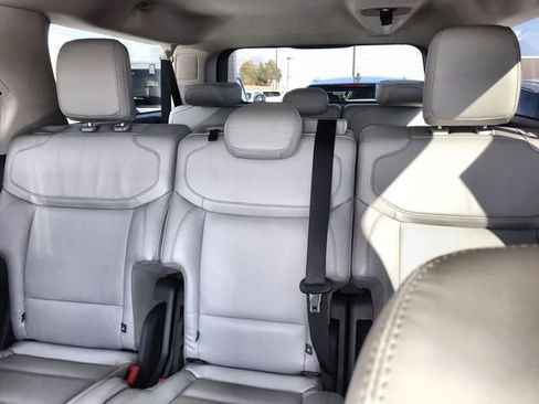 Used 2025 Ford Expedition Max Platinum image 23