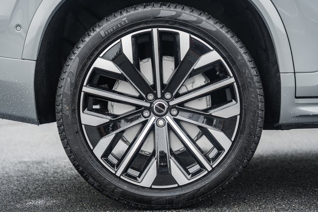 Used 2026 Volvo XC90 B6 Plus w/ Protection Package Premier AWD/4WD image 17