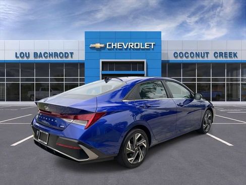 Used 2025 Hyundai Elantra Limited FWD image 8