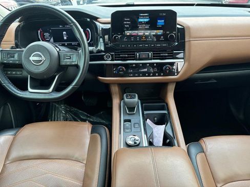 Used 2024 Nissan Pathfinder Platinum AWD/4WD image 13