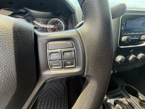 Used 2018 RAM 2500 Tradesman w/ Chrome Appearance Group AWD/4WD image 17