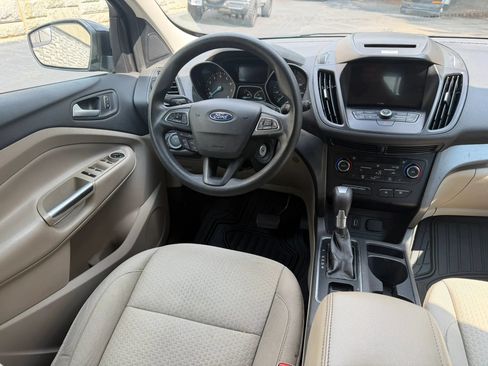 Used 2017 Ford Escape SE w/ Equipment Group 201A FWD image 14